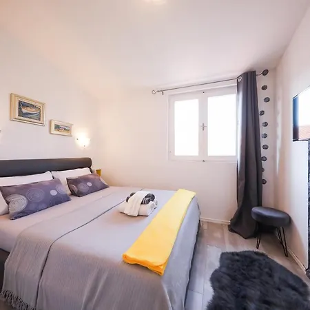Rita Apartman *